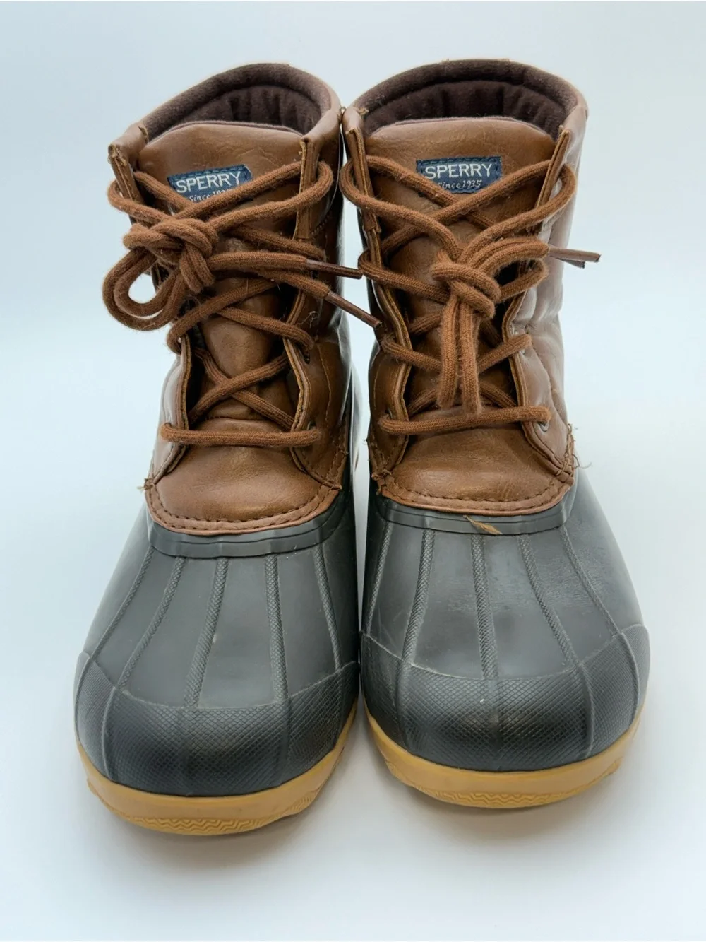 Sperry Port Boot Boys Rain Boots in brown, black, and tan. Boys’ size US 6M